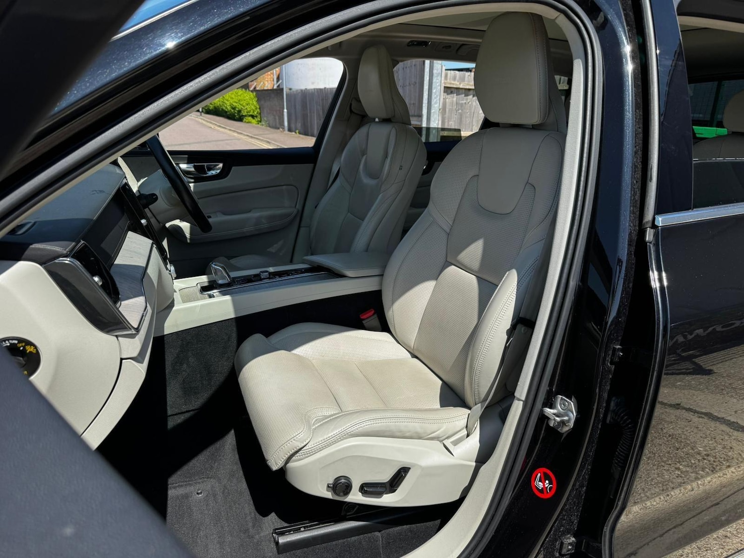 Used Volvo XC60 2018 for sale - 76521770: Photo 26