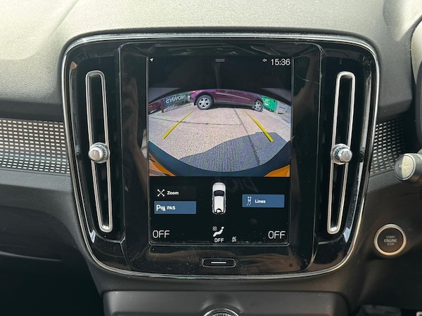 Used Volvo XC40 2021 for sale - 74837673: Photo 2