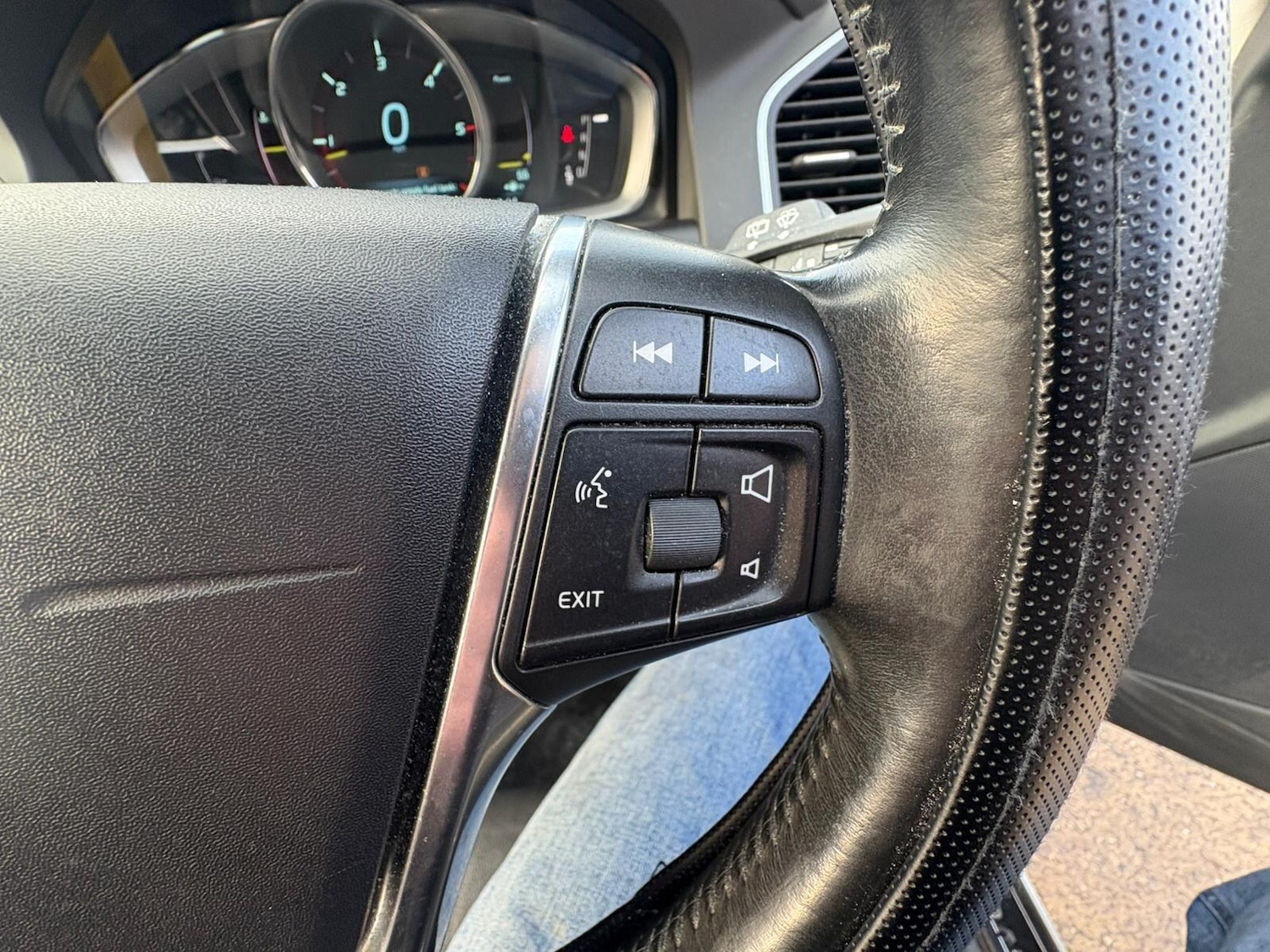 Used Volvo XC60 for sale - 77253621: Photo 27