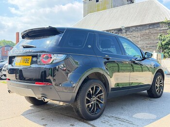 Used Land Rover Discovery Sport 2017 for sale - 78535544: Photo