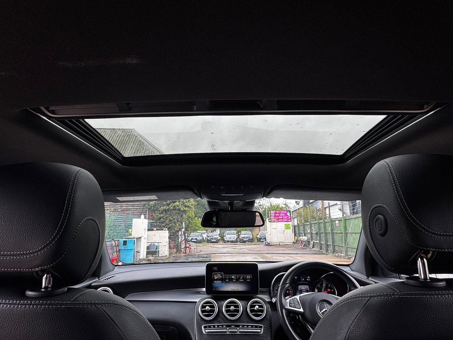 Used Mercedes-Benz GLC 2017 for sale - 76735328: Photo 2