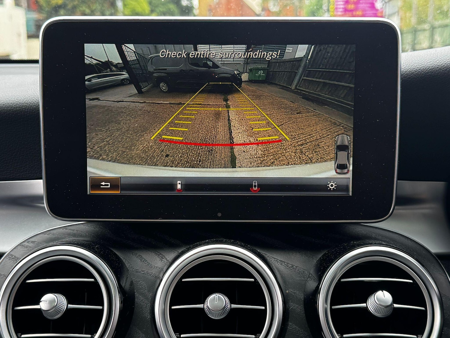 Used Mercedes-Benz GLC 2017 for sale - 76735328: Photo 9