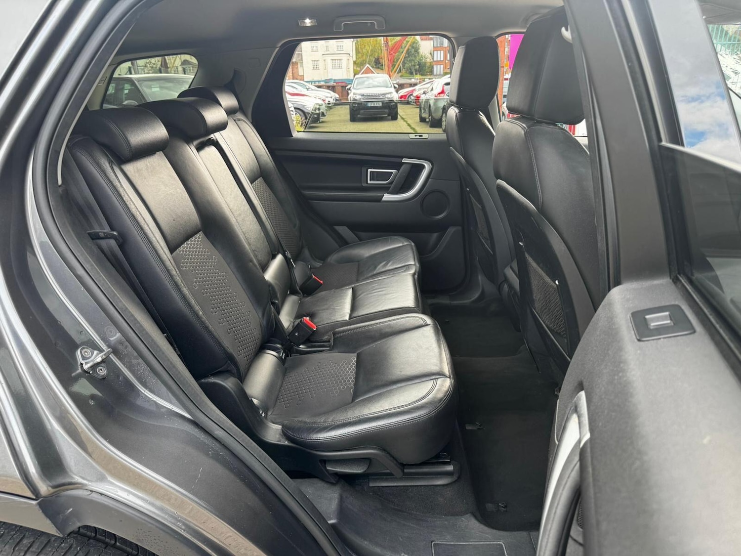 Used Land Rover Discovery Sport 2017 for sale - 76215277: Photo 16