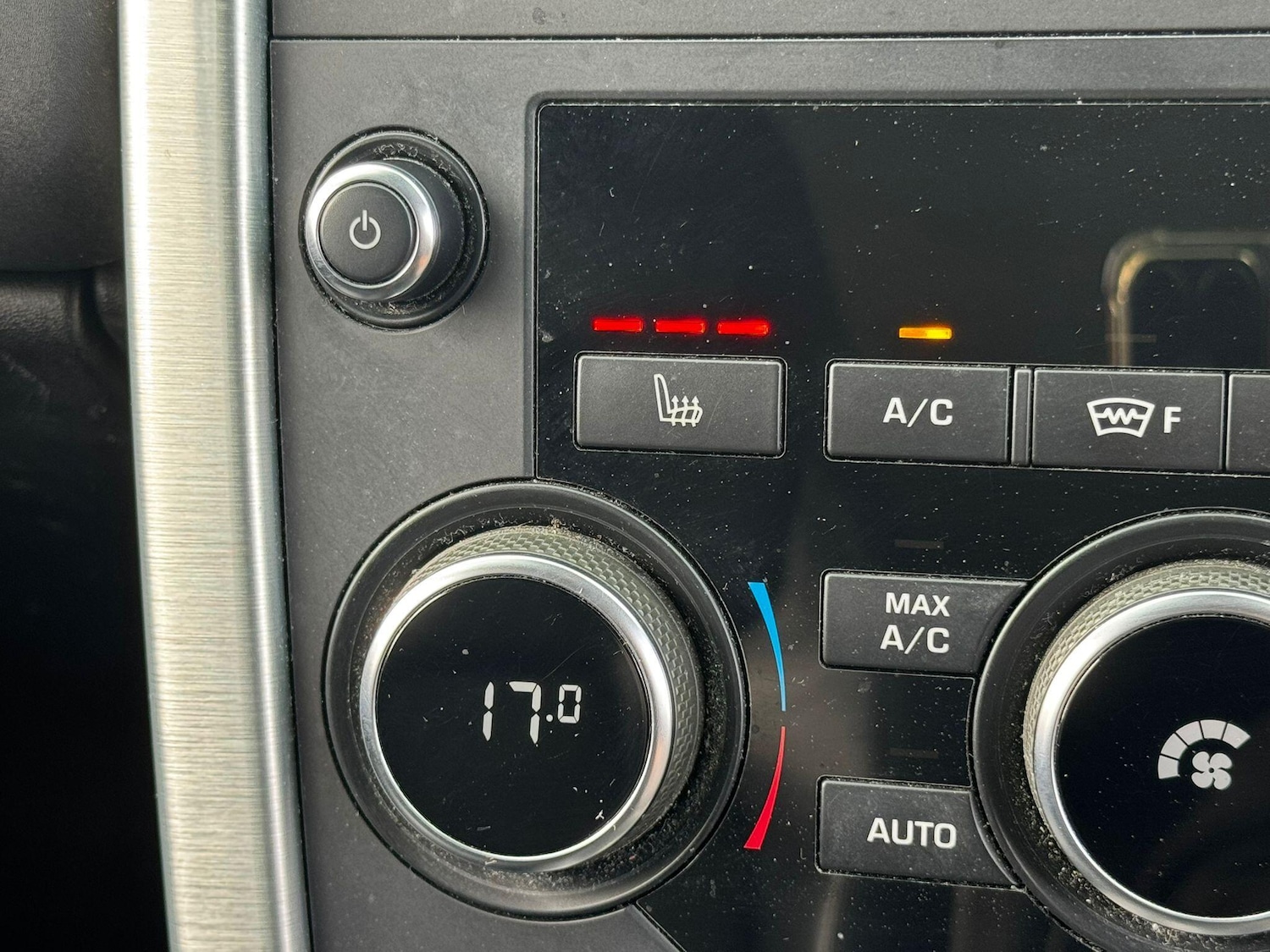 Used Land Rover Discovery Sport 2017 for sale - 76215277: Photo 2