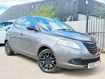Used Chrysler Ypsilon 2013 for sale - 79387709: Photo