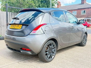 Used Chrysler Ypsilon 2013 for sale - 79387709: Photo