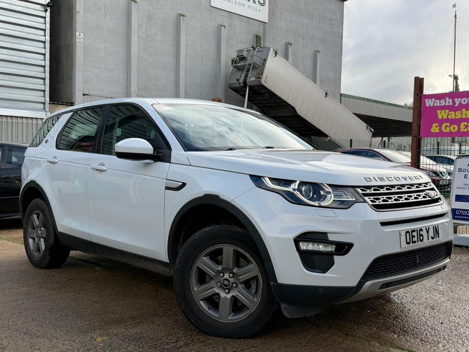 Used Land Rover Discovery Sport 2016 for sale - 76689281: Photo 1