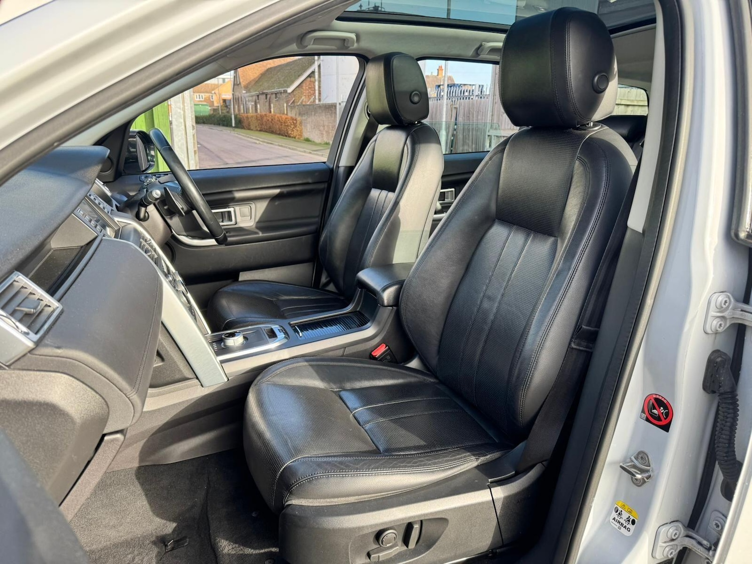 Used Land Rover Discovery Sport 2016 for sale - 76689281: Photo 31