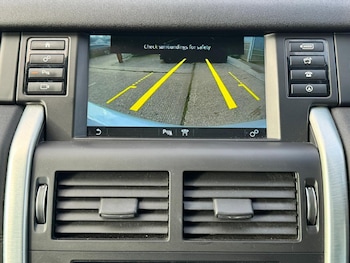 Used Land Rover Discovery Sport 2016 for sale - 76689281: Photo