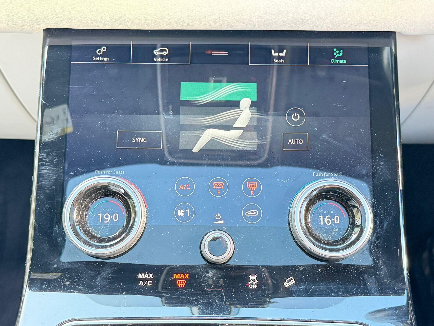 Used Land Rover Range Rover Velar for sale - 77925648: Photo 32