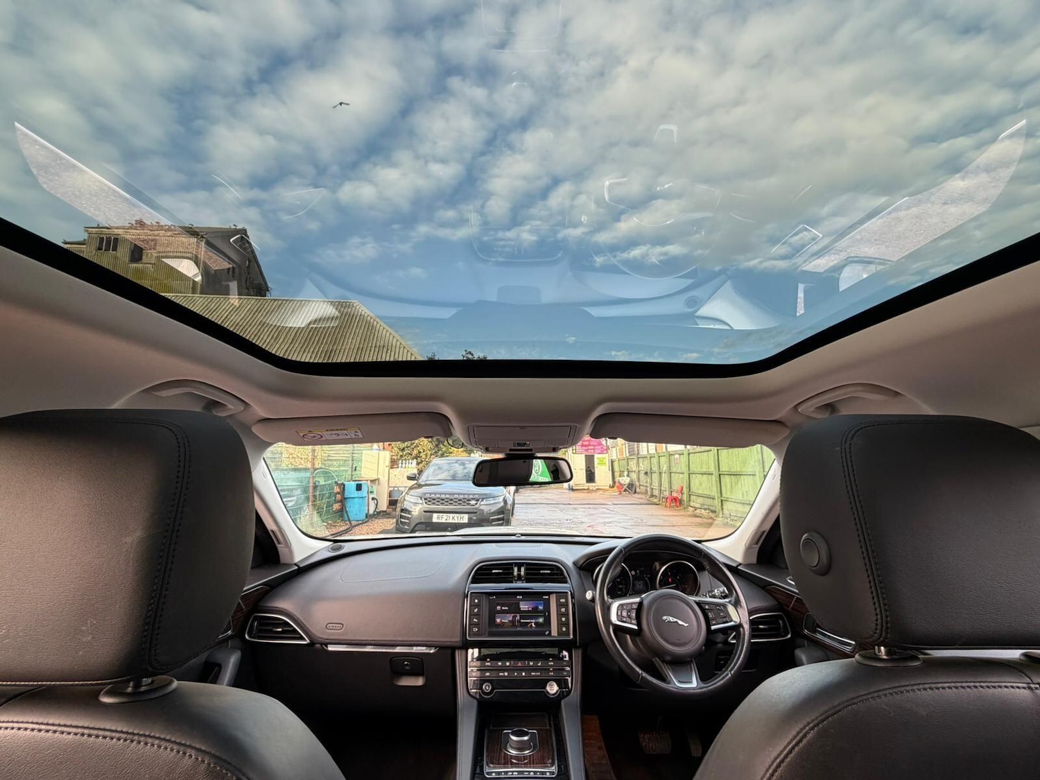 Used Jaguar F-Pace 2017 for sale - 76802008: Photo 4