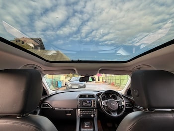 Used Jaguar F-Pace 2017 for sale - 76802008: Photo