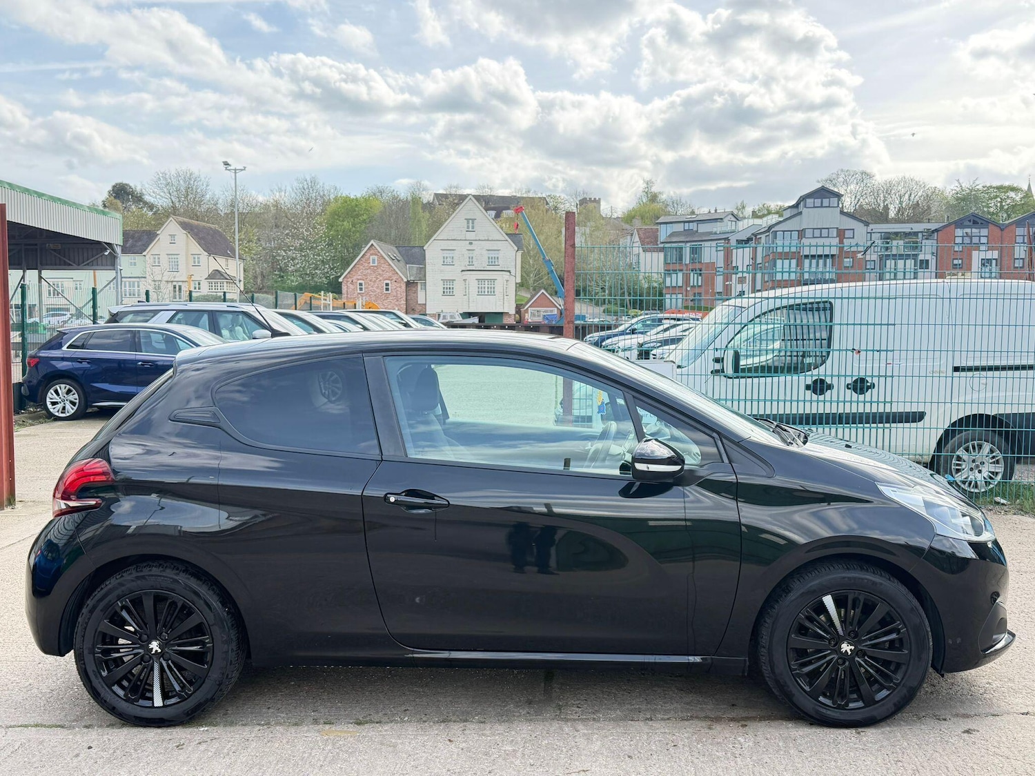 Used Peugeot 208 for sale - 78205048: Photo 2
