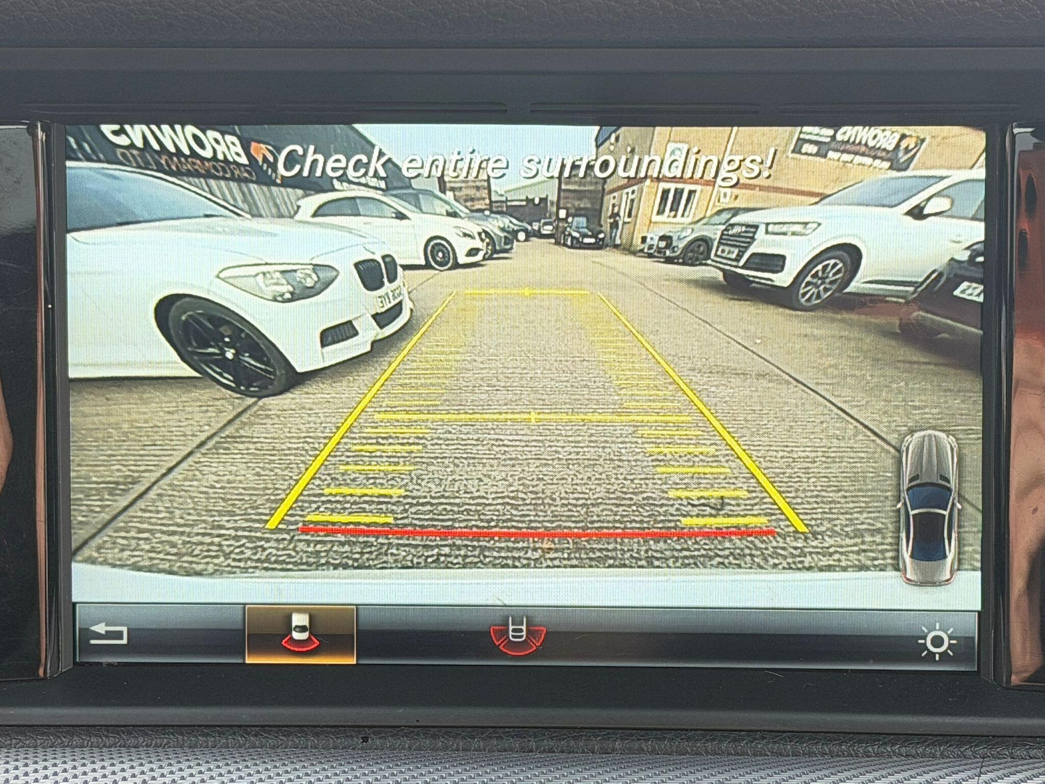 Used Mercedes-Benz SLC 2016 for sale - 77784078: Photo 2