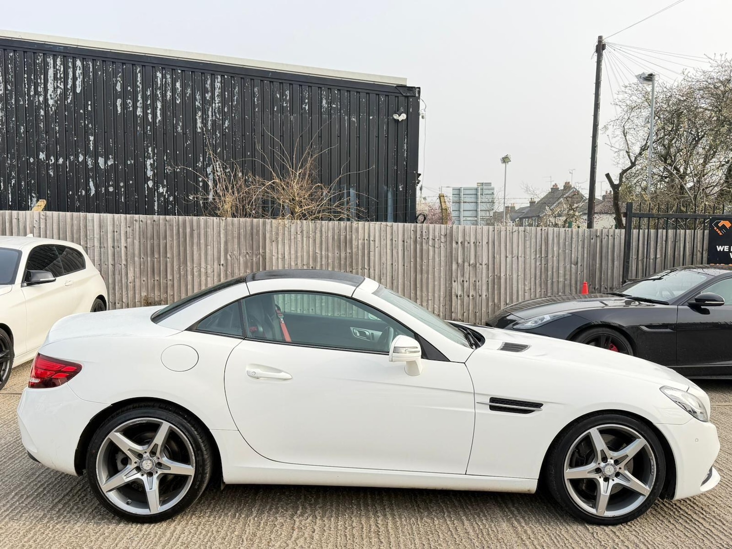 Used Mercedes-Benz SLC 2016 for sale - 77784078: Photo 3