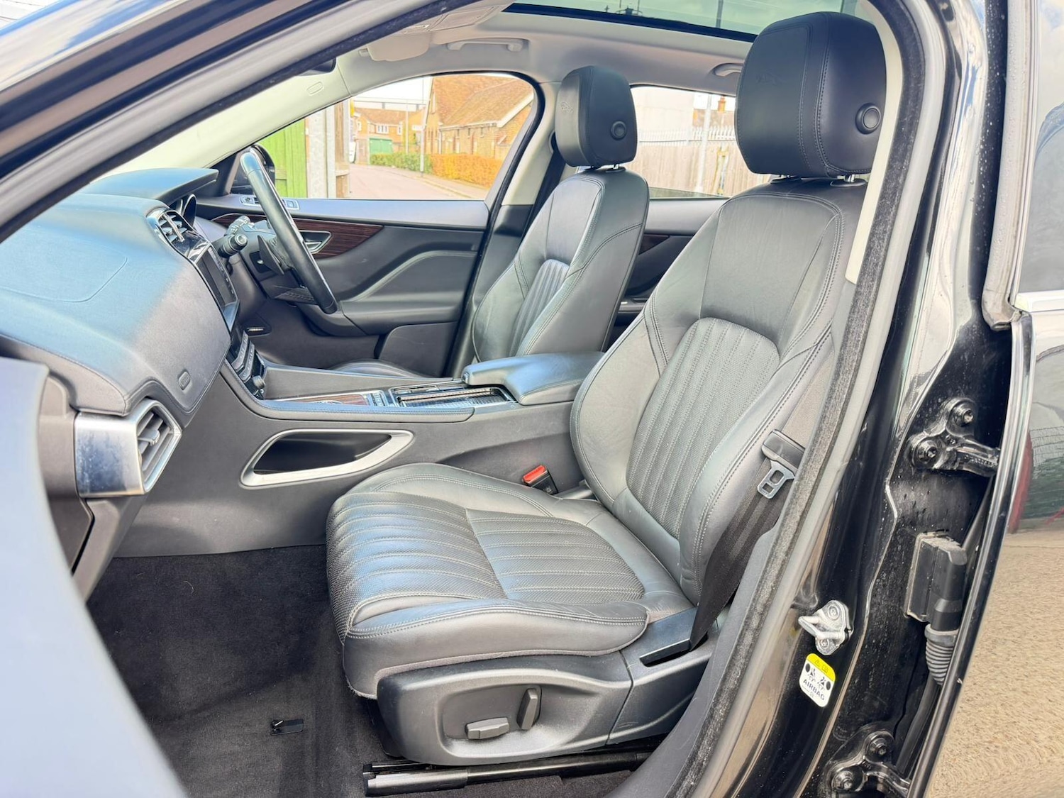 Used Jaguar F-Pace 2017 for sale - 78115883: Photo 28