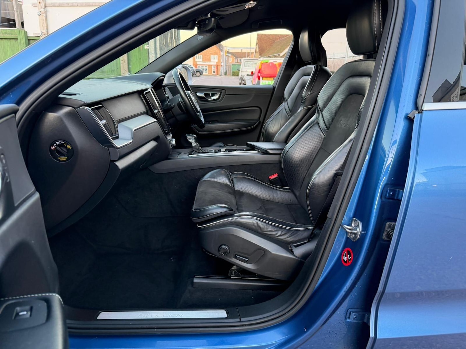 Used Volvo XC60 2018 for sale - 77091308: Photo 23