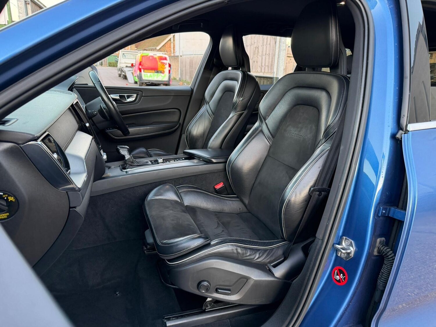 Used Volvo XC60 2018 for sale - 77091308: Photo 24