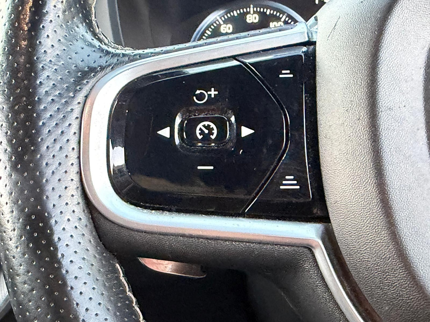 Used Volvo XC60 2018 for sale - 77091308: Photo 28