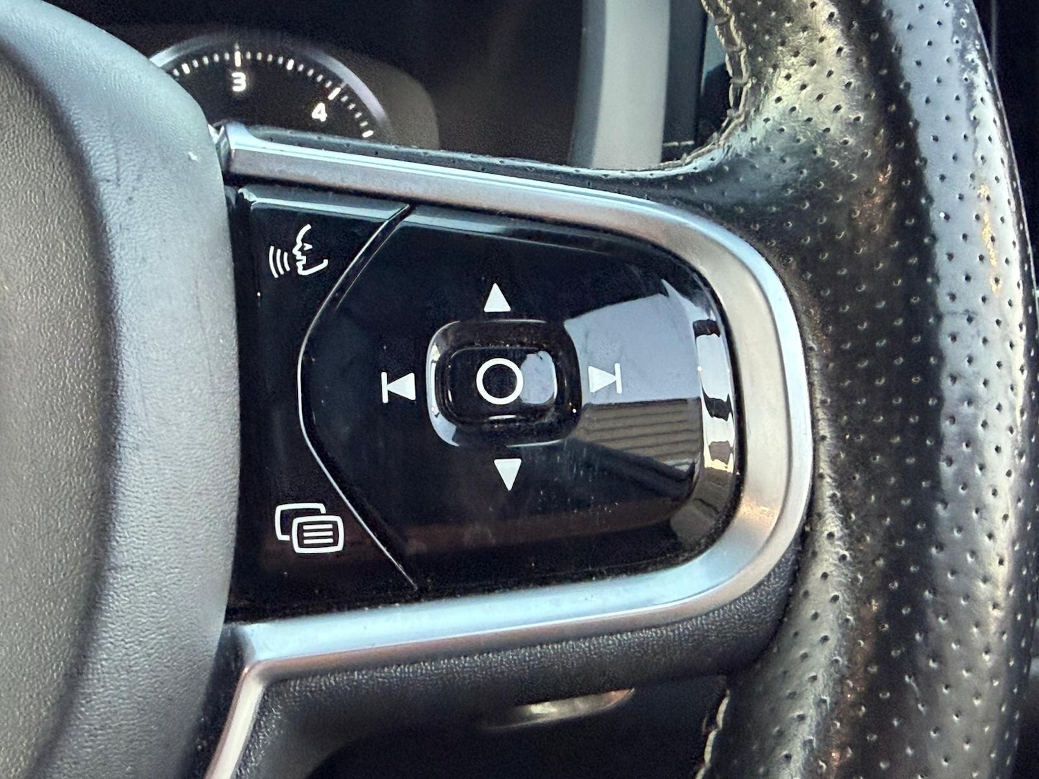 Used Volvo XC60 2018 for sale - 77091308: Photo 29