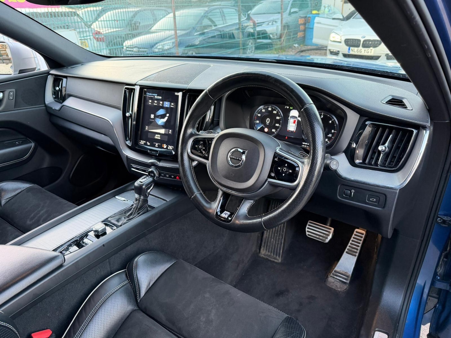 Used Volvo XC60 2018 for sale - 77091308: Photo 9