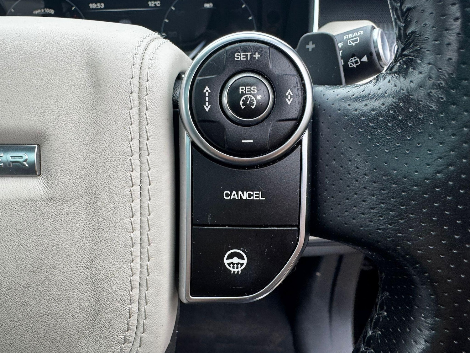 Used Land Rover Range Rover Sport 2015 for sale - 76550235: Photo 9