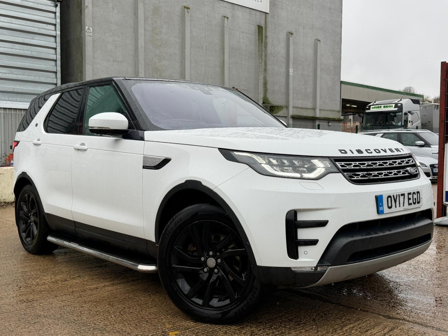 Used Land Rover Discovery 2017 for sale - 77345632: Photo 1