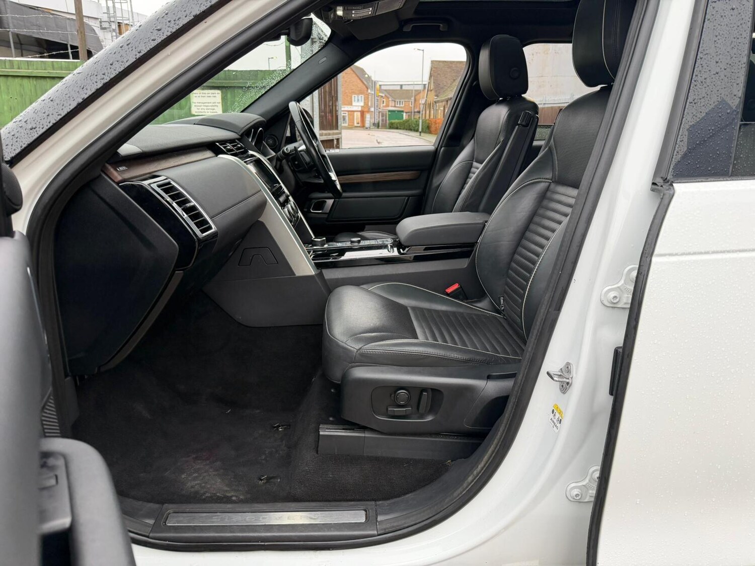 Used Land Rover Discovery 2017 for sale - 77345632: Photo 25