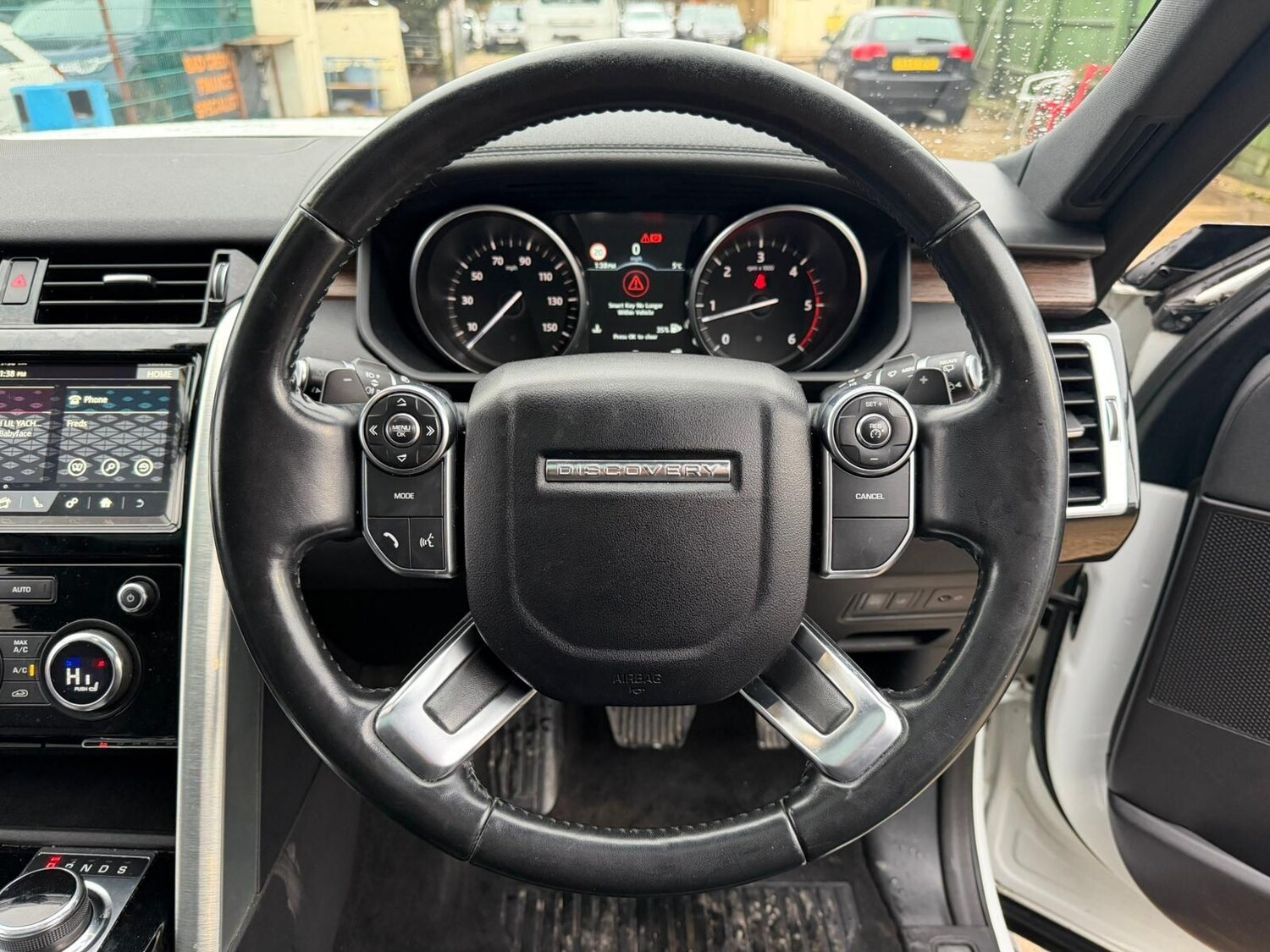 Used Land Rover Discovery 2017 for sale - 77345632: Photo 30