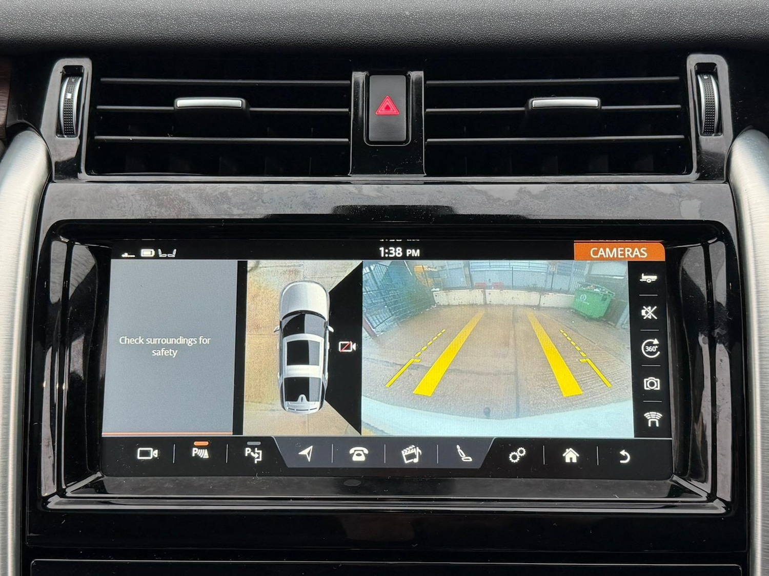 Used Land Rover Discovery 2017 for sale - 77345632: Photo 4