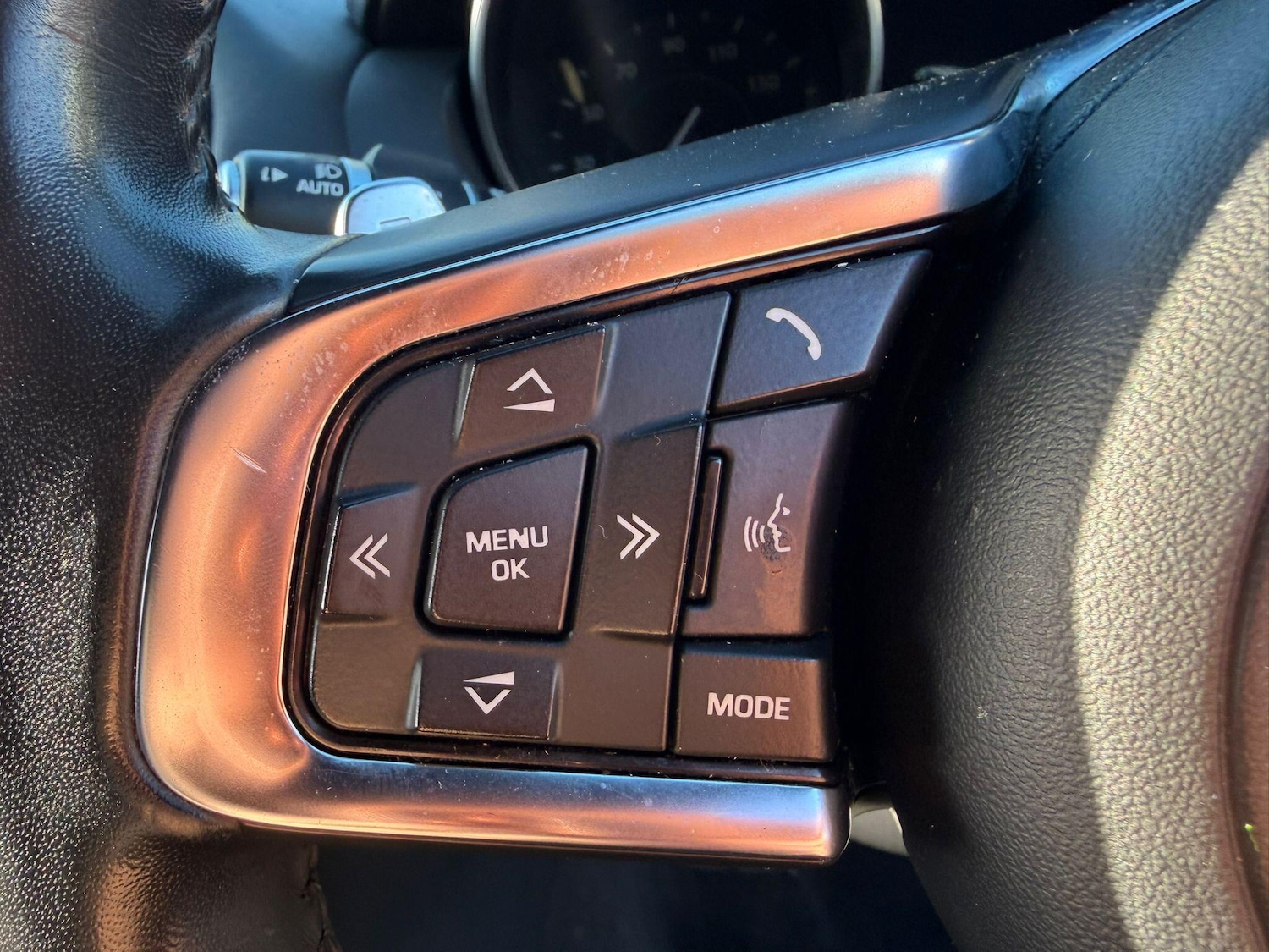 Used Jaguar XE 2019 for sale - 76780750: Photo 27