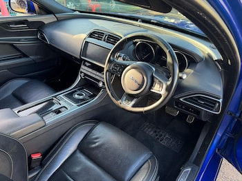 Used Jaguar XE 2019 for sale - 76780750: Photo