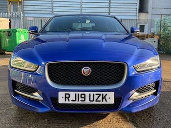 Used Jaguar XE 2019 for sale - 76780750: Photo