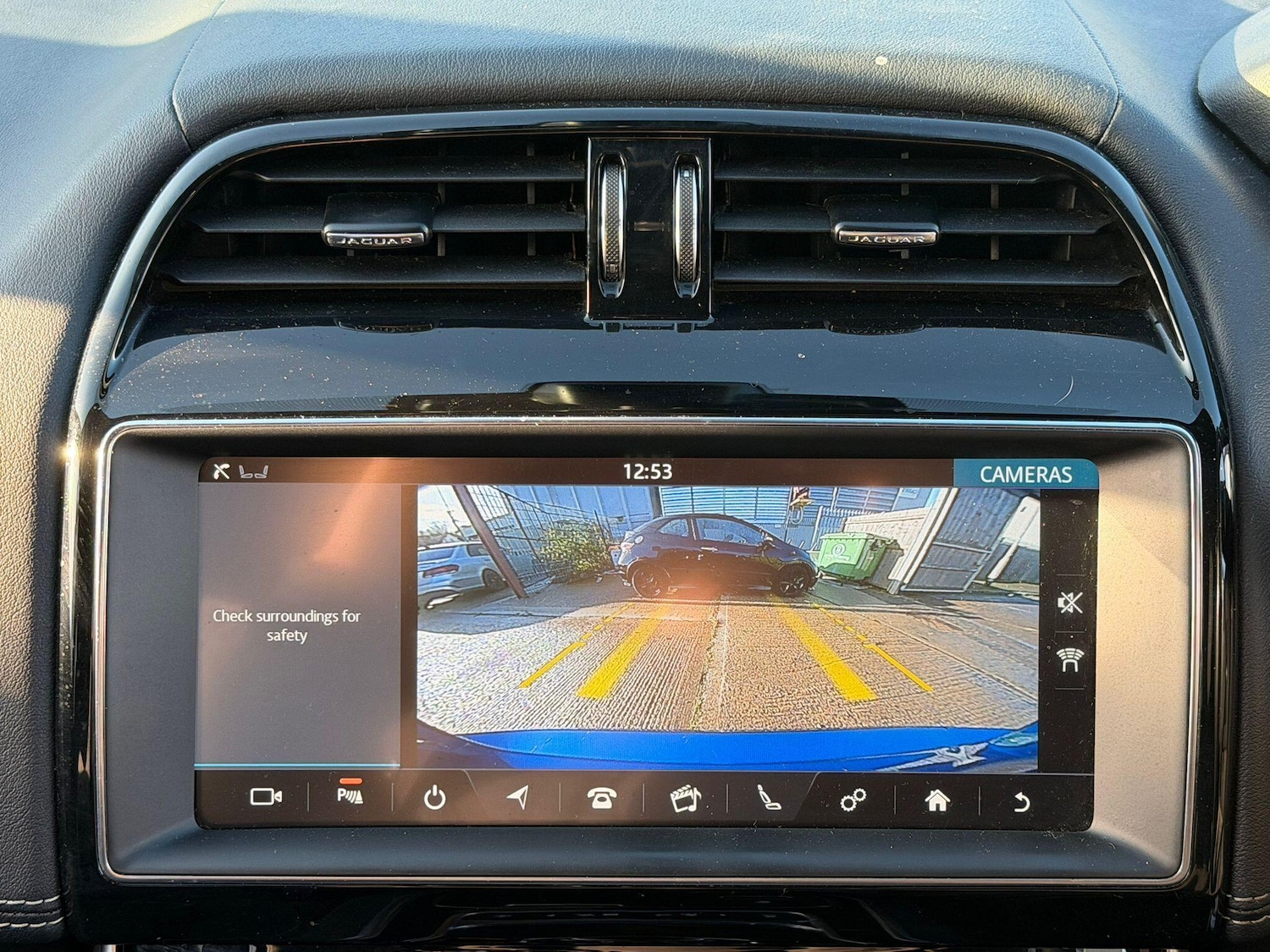 Used Jaguar XE 2019 for sale - 76780750: Photo 7