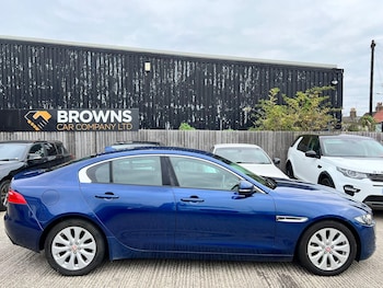 Used Jaguar XE 2015 for sale - 76307335: Photo 3