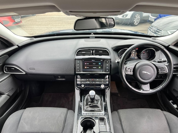 Used Jaguar XE 2015 for sale - 76307335: Photo 7