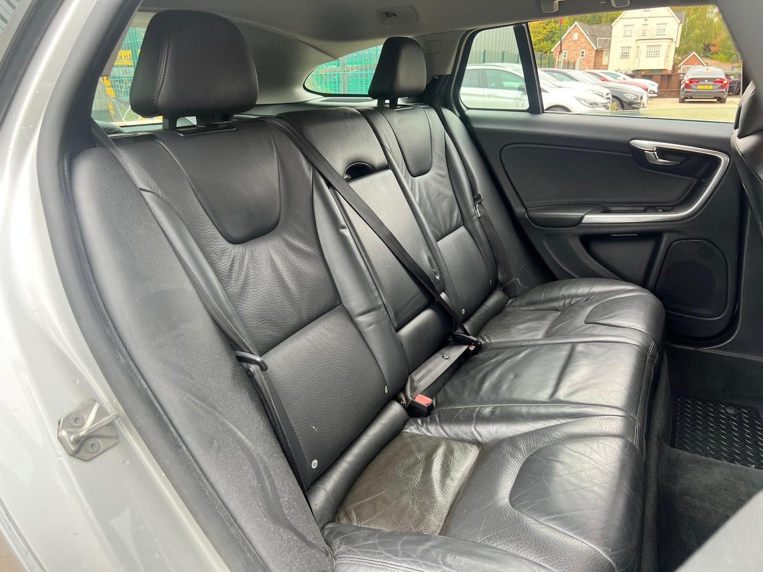 Used Volvo V60 2013 for sale - 76283708: Photo 15