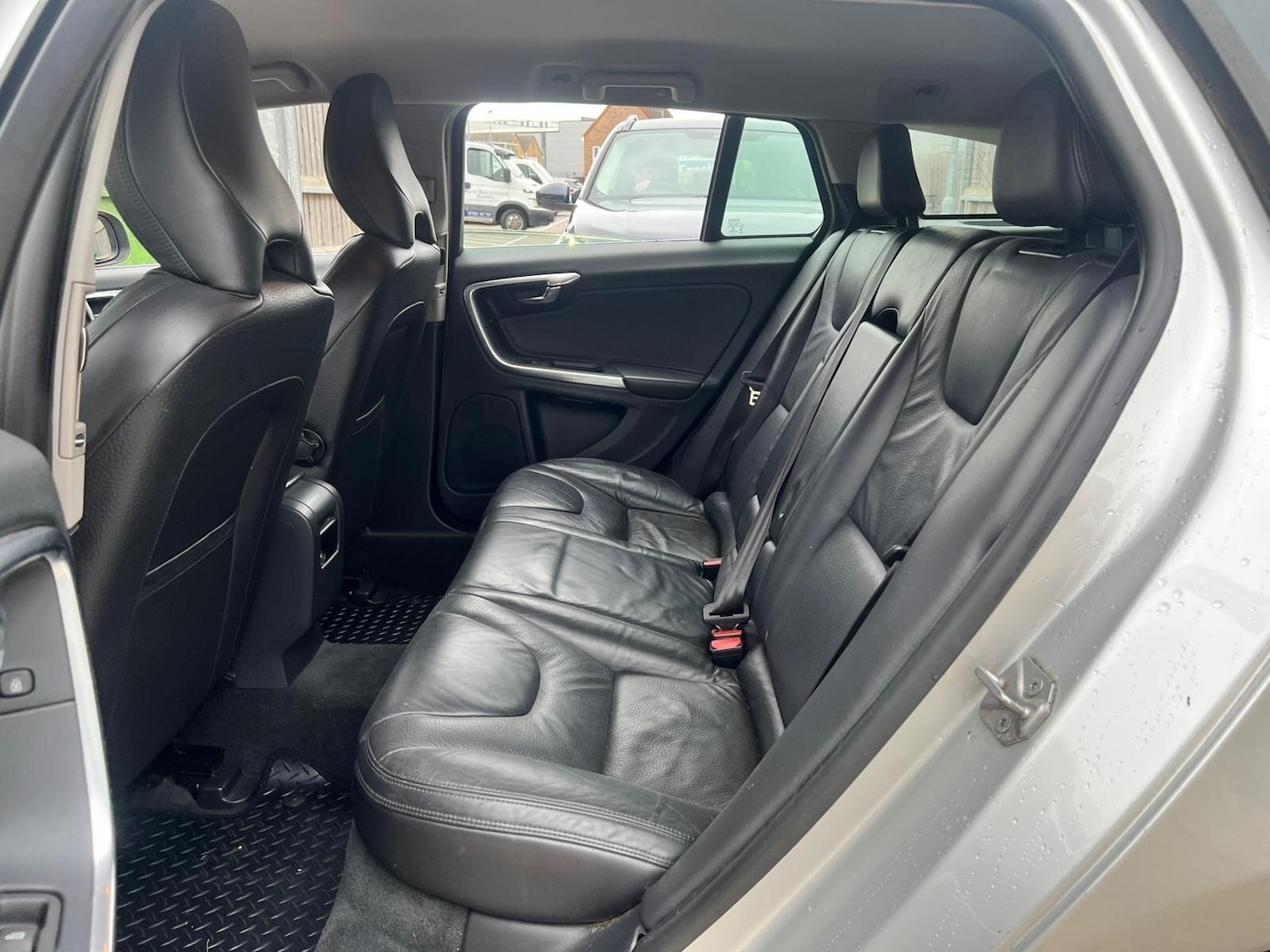 Used Volvo V60 2013 for sale - 76283708: Photo 17