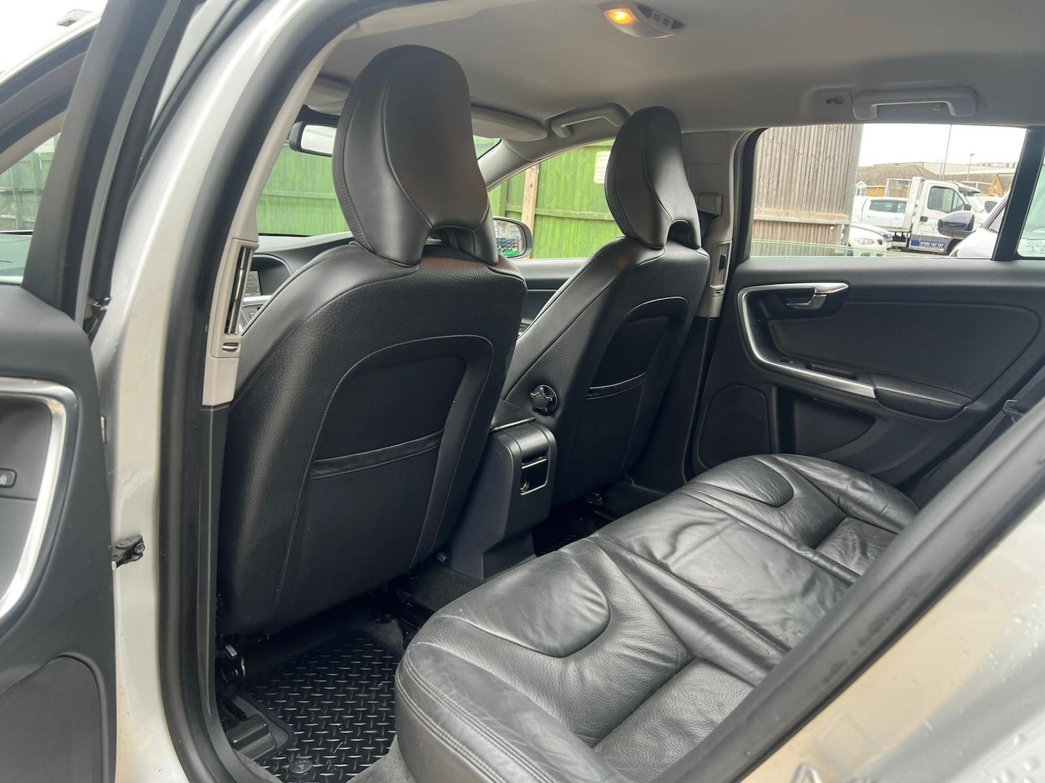 Used Volvo V60 2013 for sale - 76283708: Photo 19