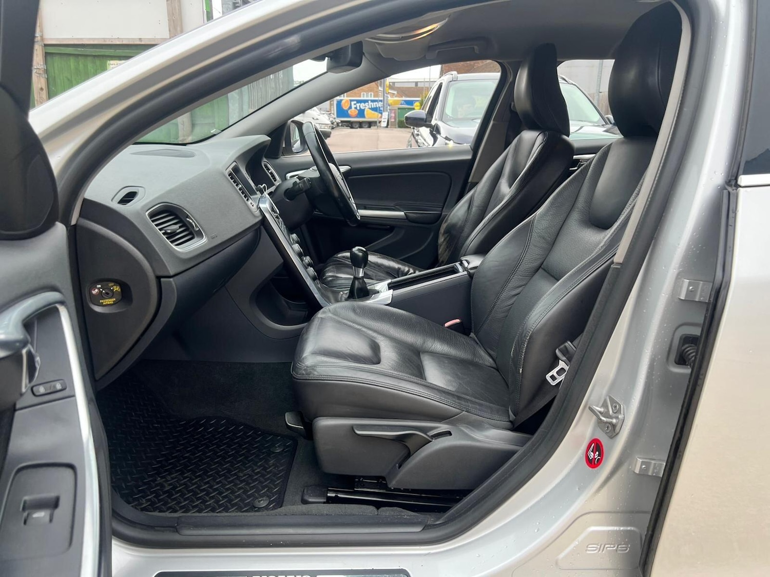 Used Volvo V60 2013 for sale - 76283708: Photo 20