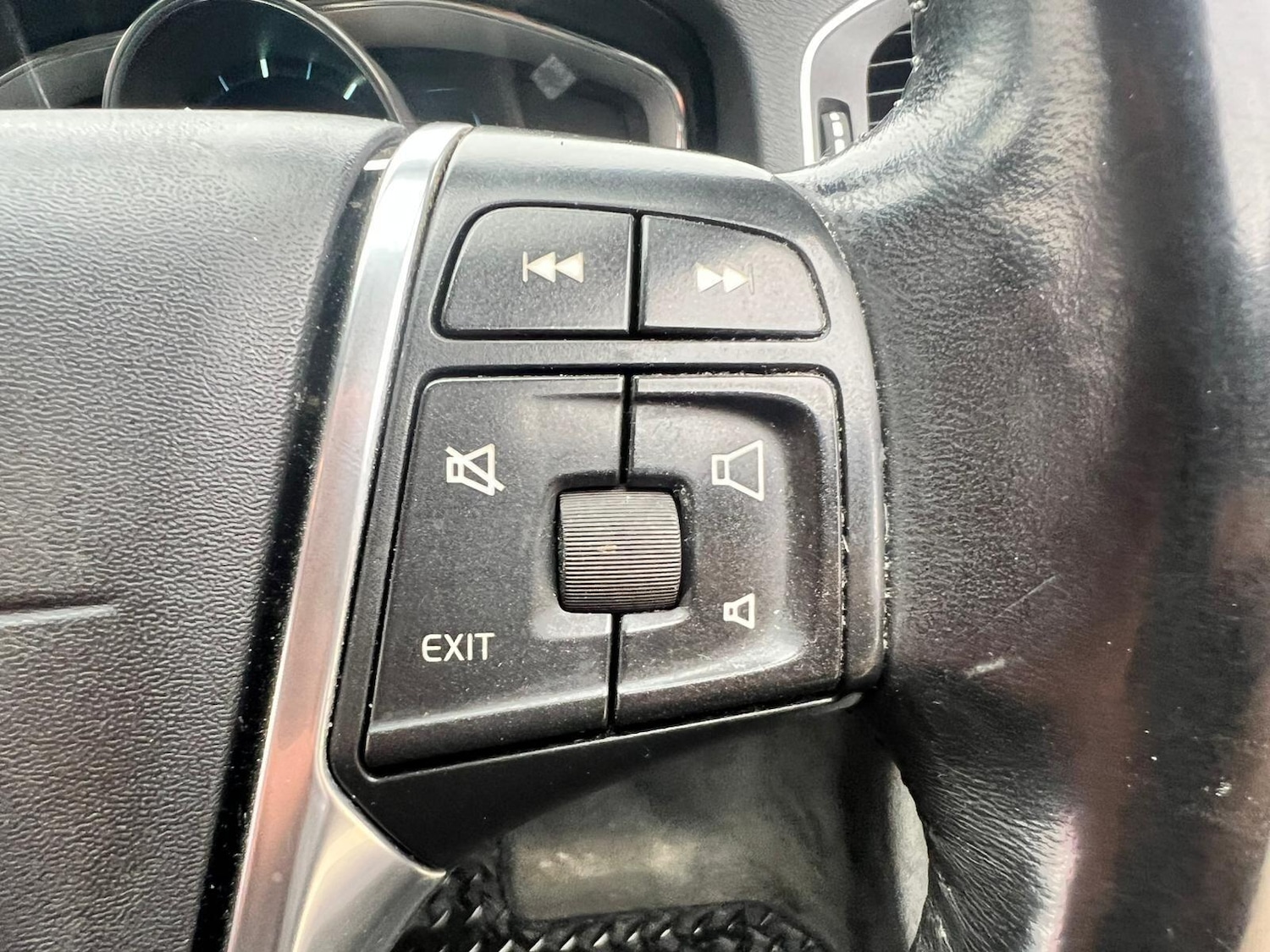 Used Volvo V60 2013 for sale - 76283708: Photo 24