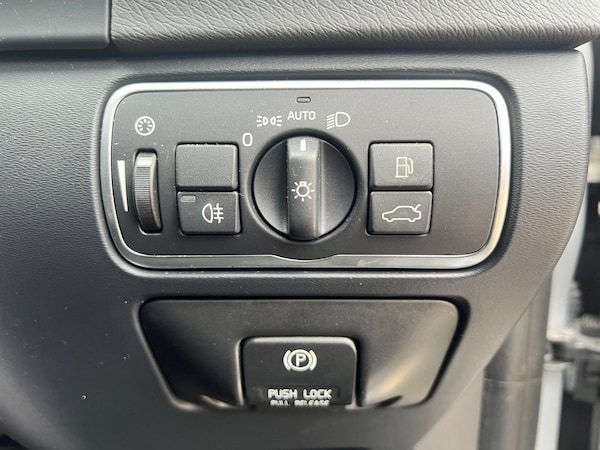Used Volvo V60 2013 for sale - 76283708: Photo 25