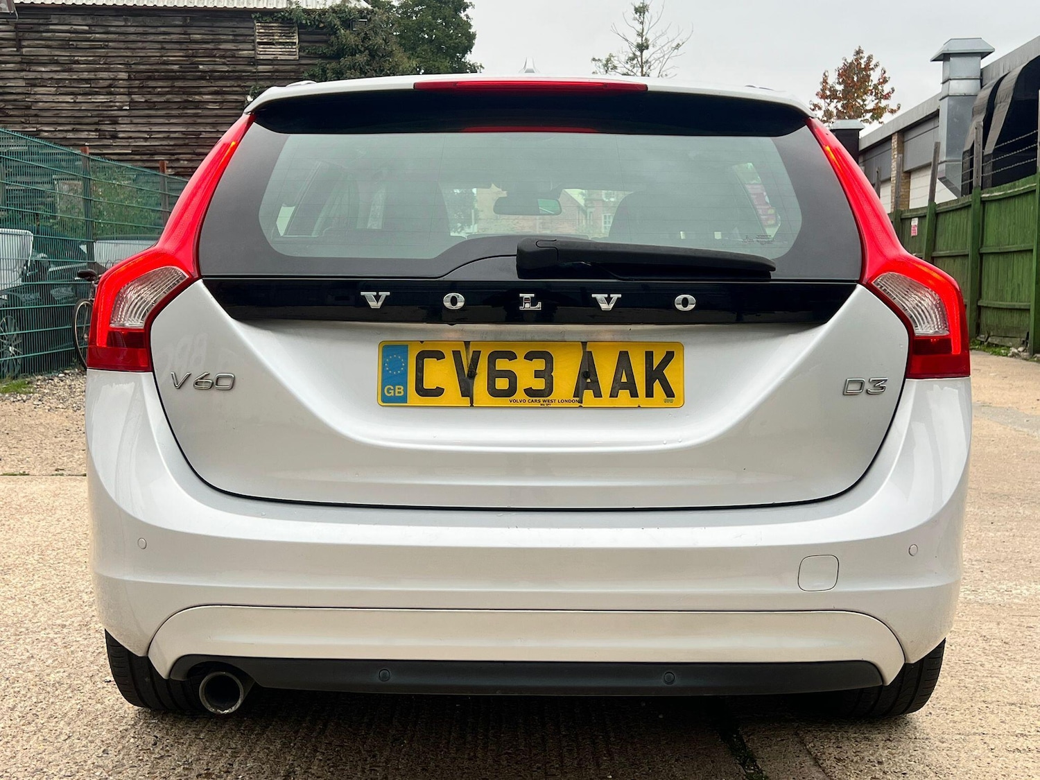 Used Volvo V60 2013 for sale - 76283708: Photo 5