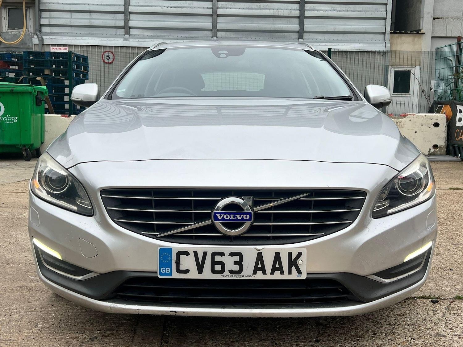 Used Volvo V60 2013 for sale - 76283708: Photo 8