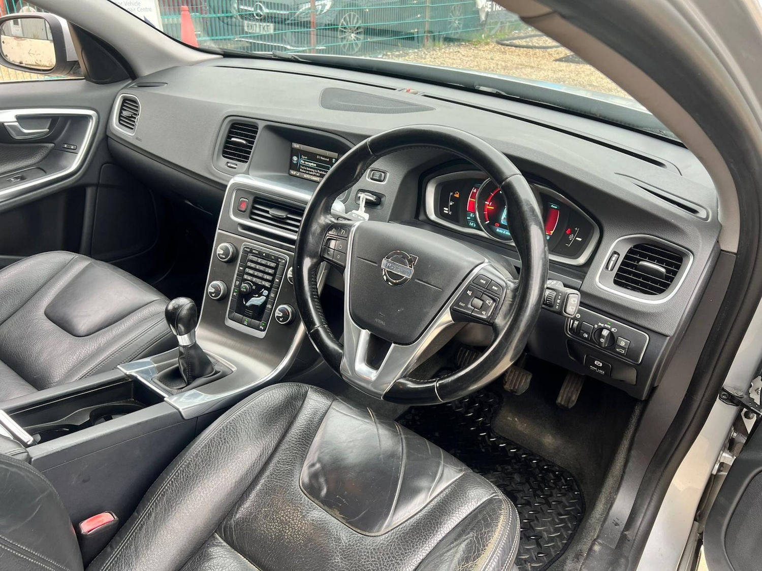 Used Volvo V60 2013 for sale - 76283708: Photo 9