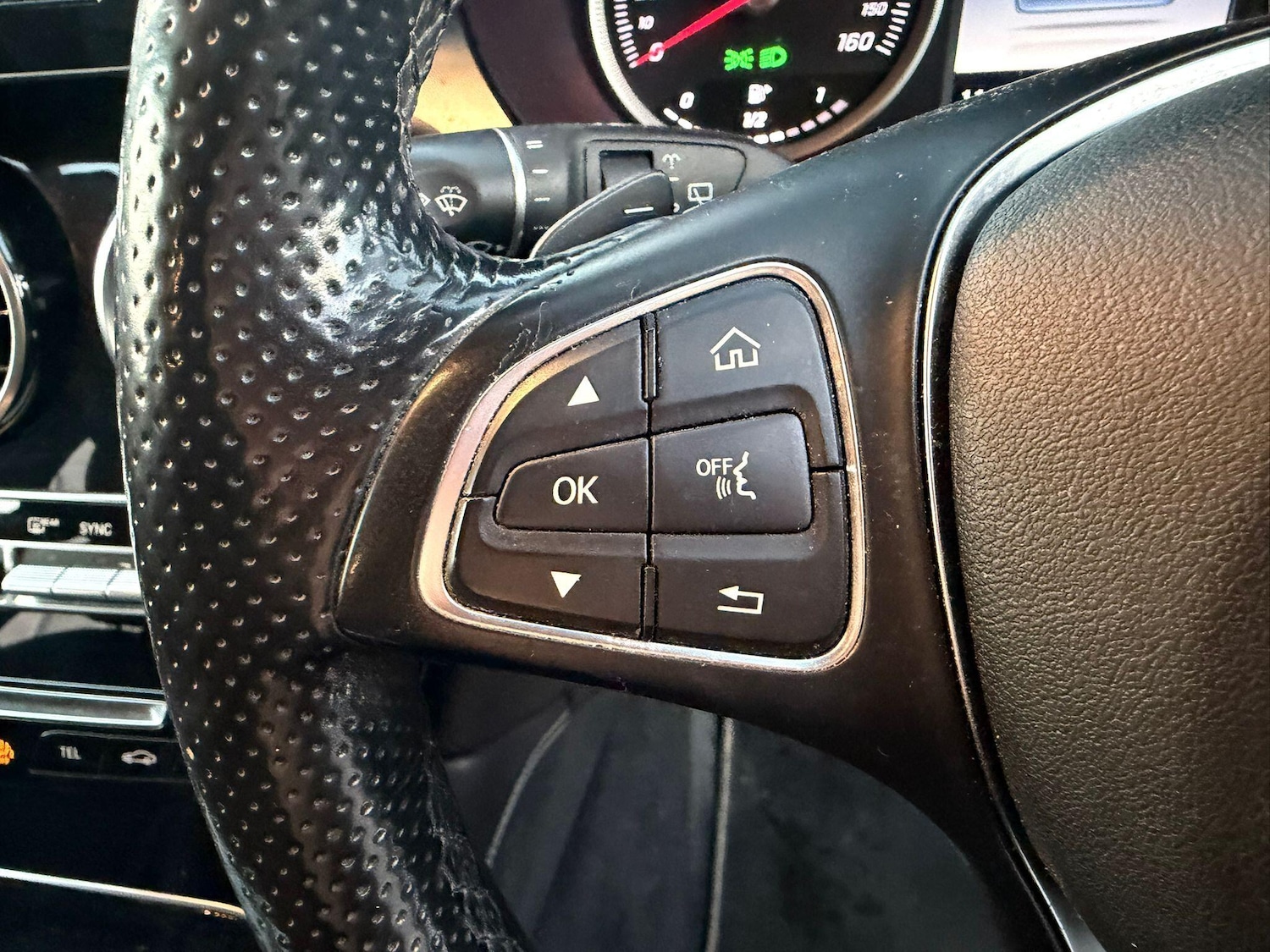 Used Mercedes-Benz GLC 2016 for sale - 77175025: Photo 28