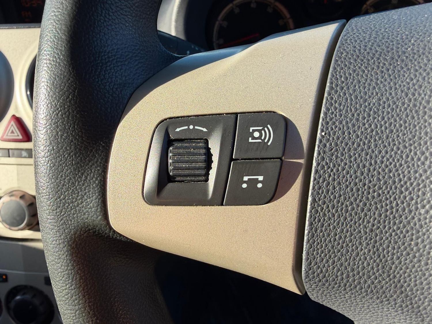 Used Vauxhall Corsa 2010 for sale - 76832663: Photo 24