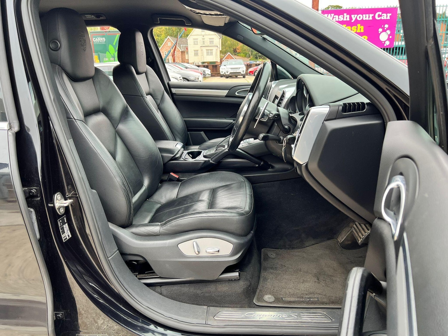 Used Porsche Cayenne 2011 for sale - 76993380: Photo 14