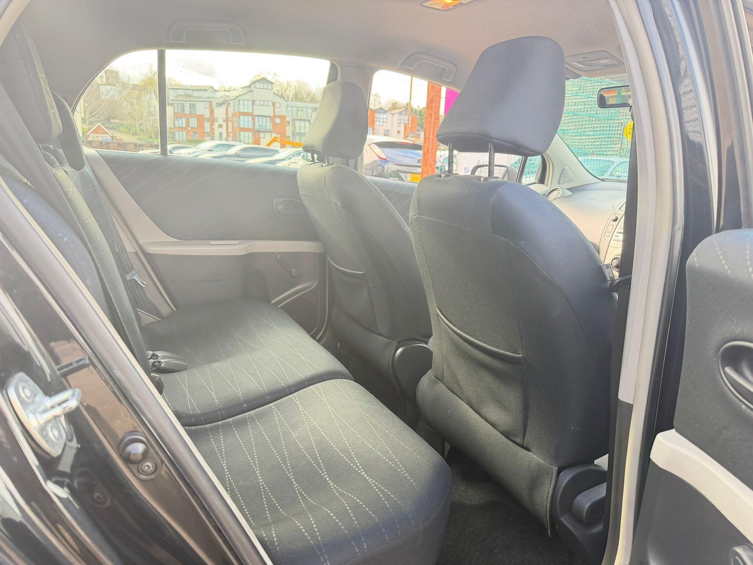 Used Toyota Yaris for sale - 77612664: Photo 15