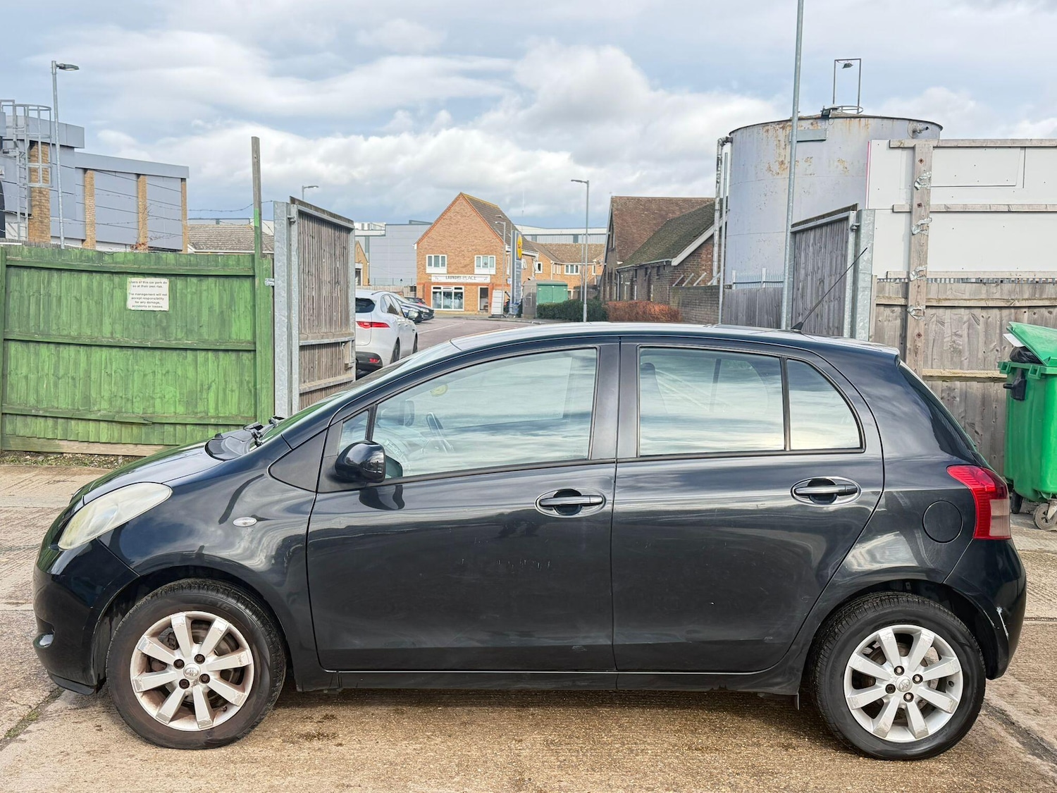 Used Toyota Yaris for sale - 77612664: Photo 6